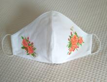 Mascarilla pintada a mano