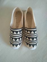 Zapatillas esparto patrón triangular